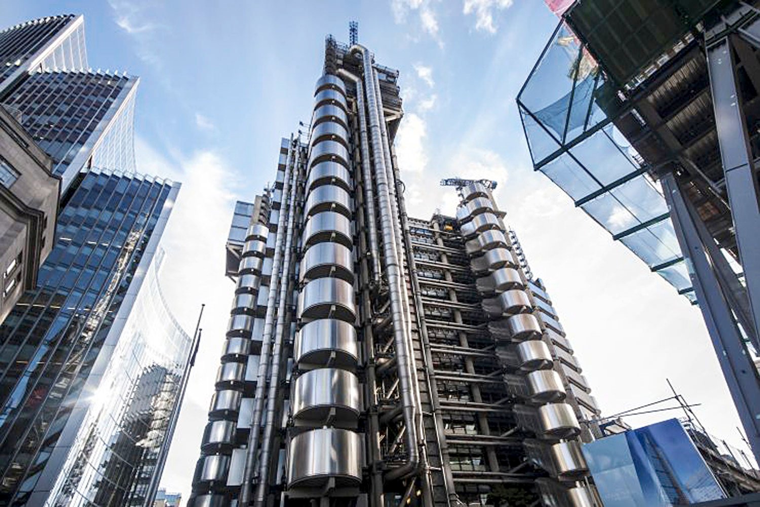 image of Lloydâ€™s of London Building, UK